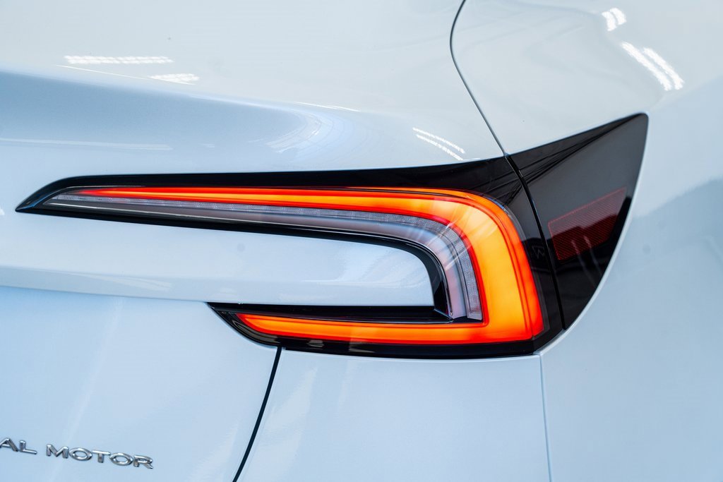 Used 2025 Tesla Model 3 Long Range image 27