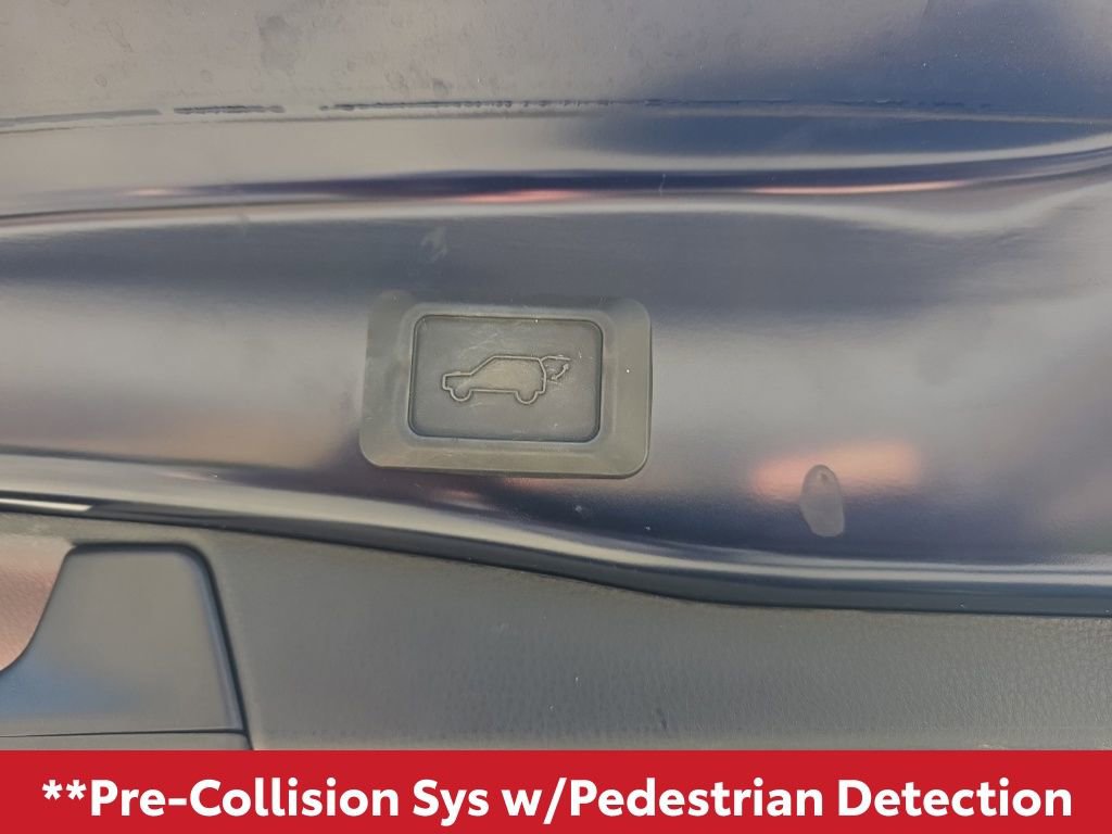 Used 2022 Toyota RAV4 XLE w/ Convenience Package image 15