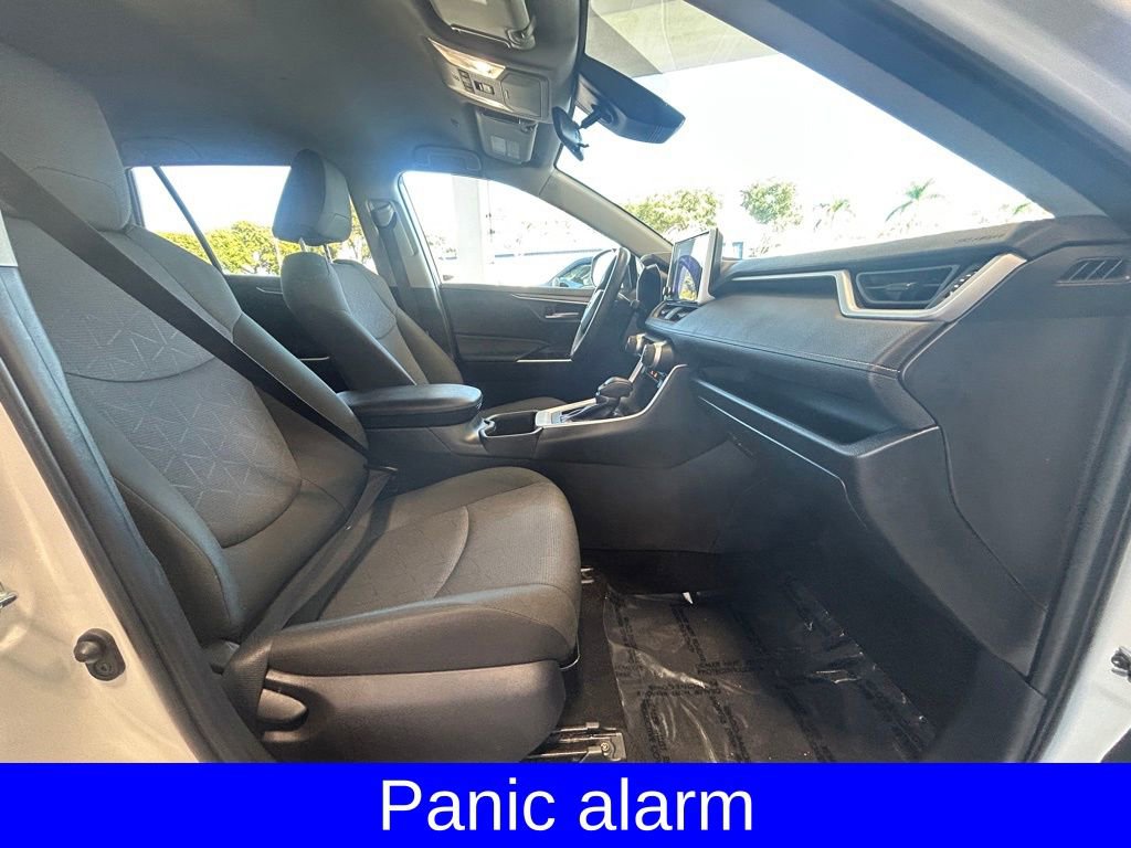 Used 2025 Toyota RAV4 XLE image 22