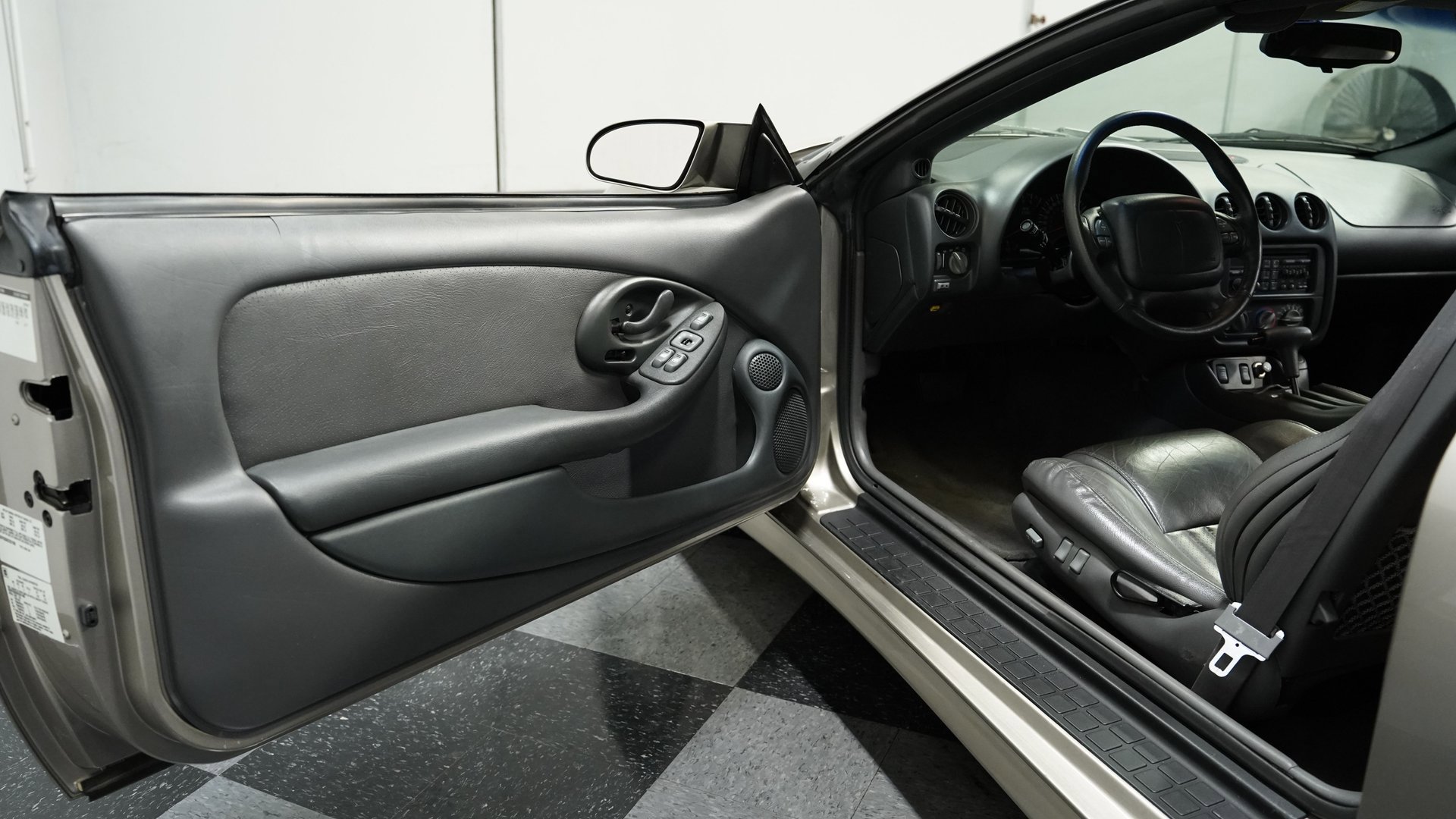 Used 1999 Pontiac Firebird Trans Am image 28