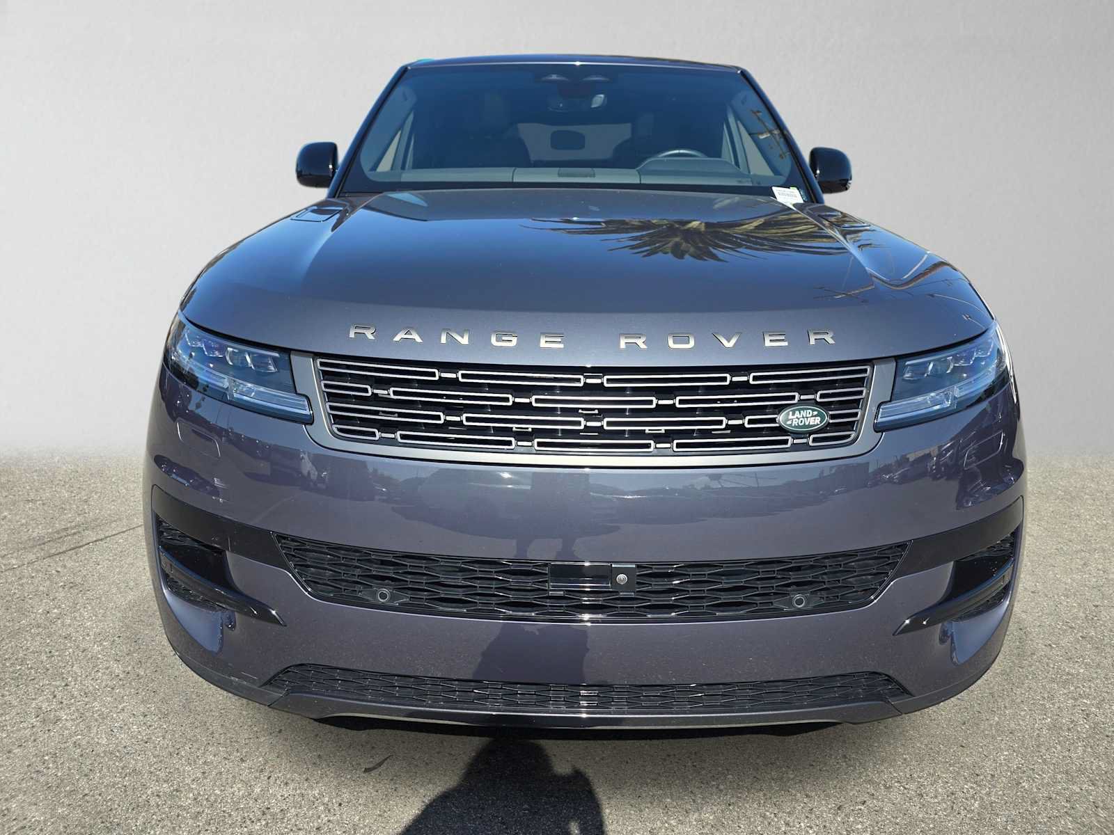 Used 2025 Land Rover Range Rover Sport SE AWD/4WD image 8
