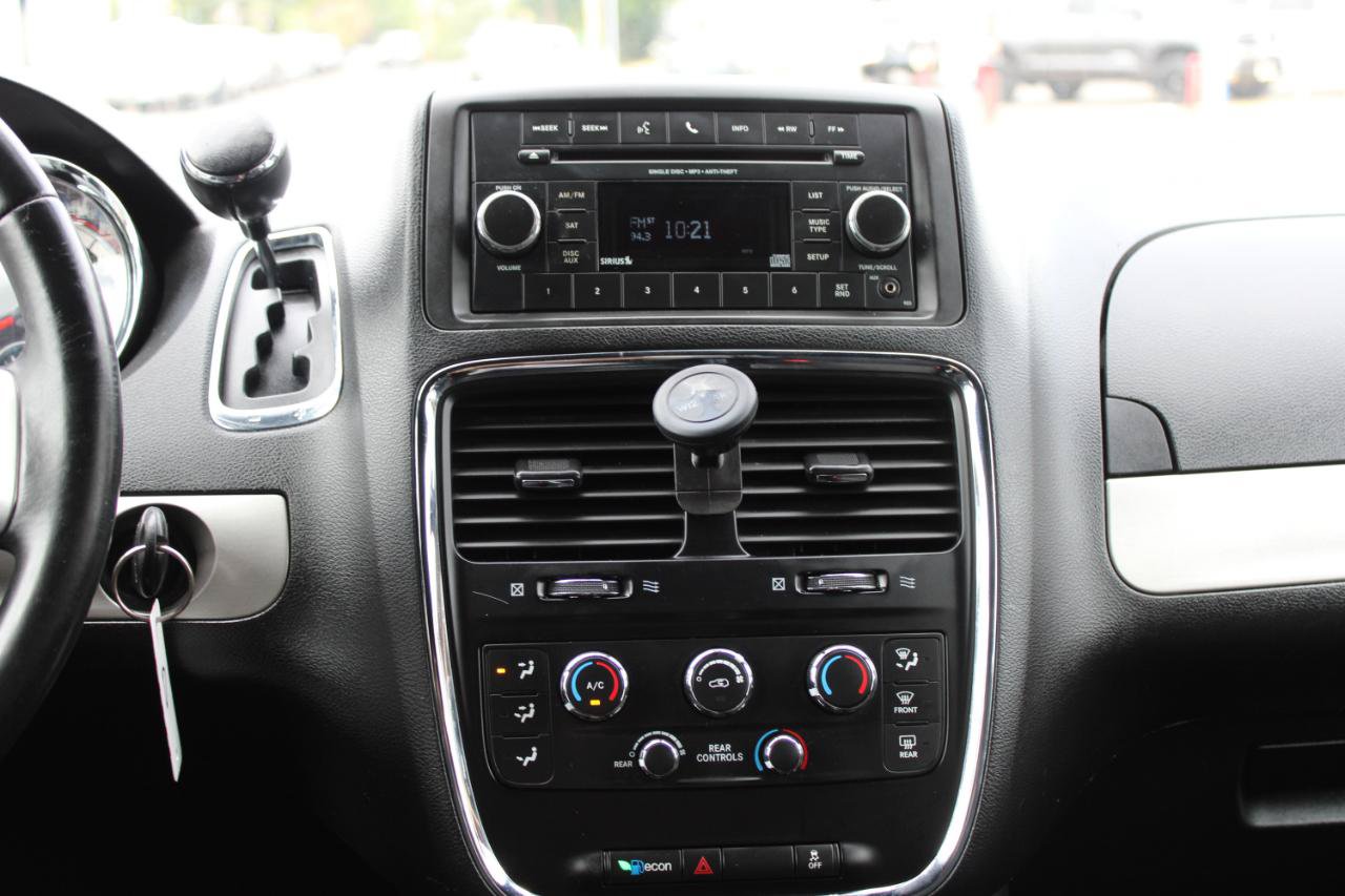 Used 2015 Dodge Grand Caravan SE w/ Quick Order Package 29E SE FWD image 11