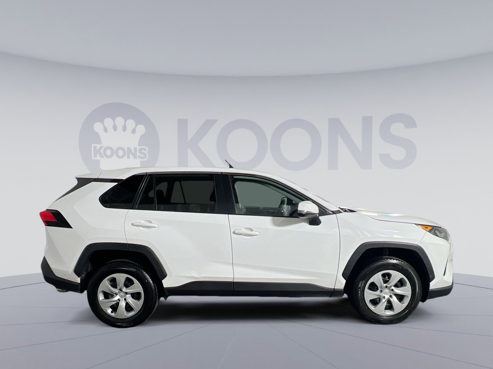 Used 2022 Toyota RAV4 LE image 7