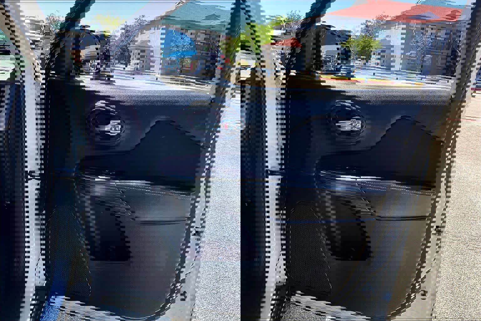 Used 2017 Jeep Cherokee Sport image 22