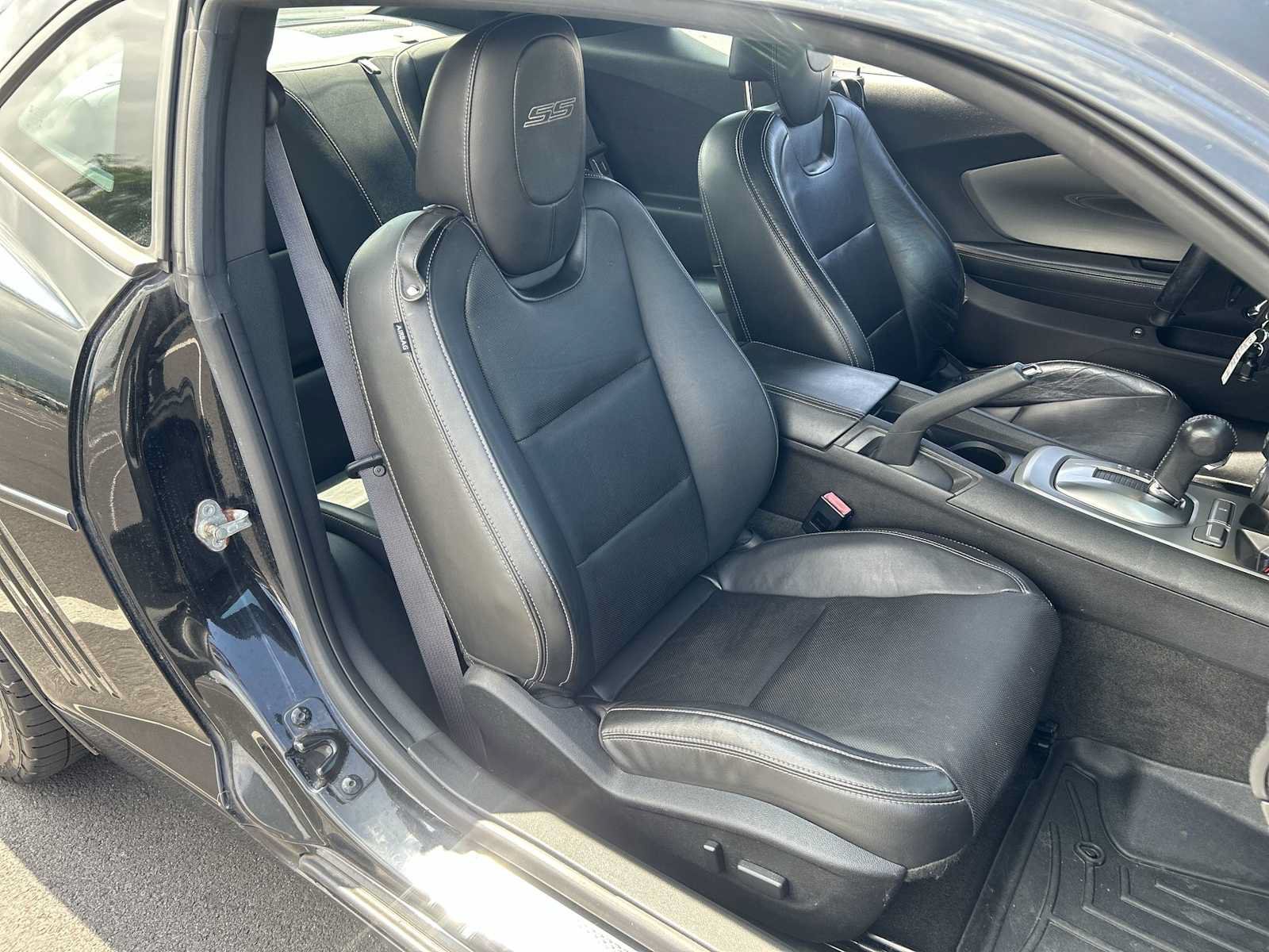 Used 2015 Chevrolet Camaro SS RWD image 24
