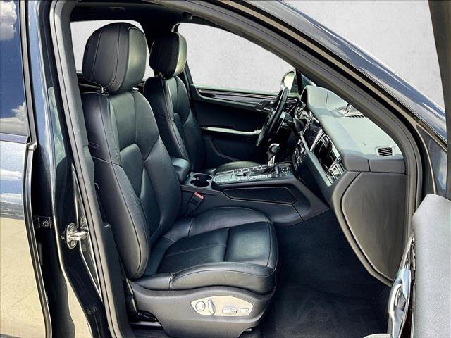 Used 2020 Porsche Macan AWD/4WD image 9