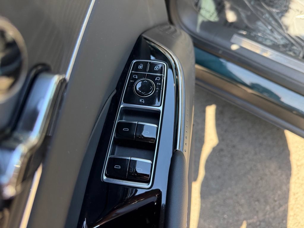 Used 2024 Cadillac Lyriq Sport AWD/4WD image 13