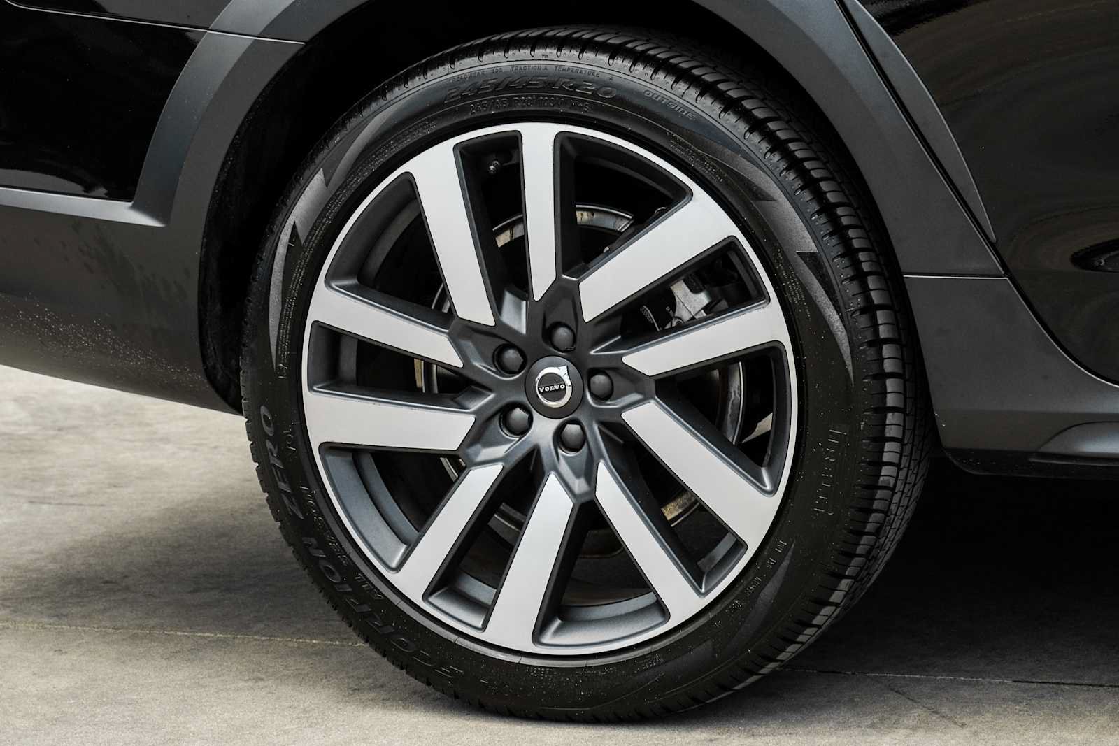 Used 2025 Volvo V90 B6 Cross Country Plus w/ Protection Package Premier AWD/4WD image 52