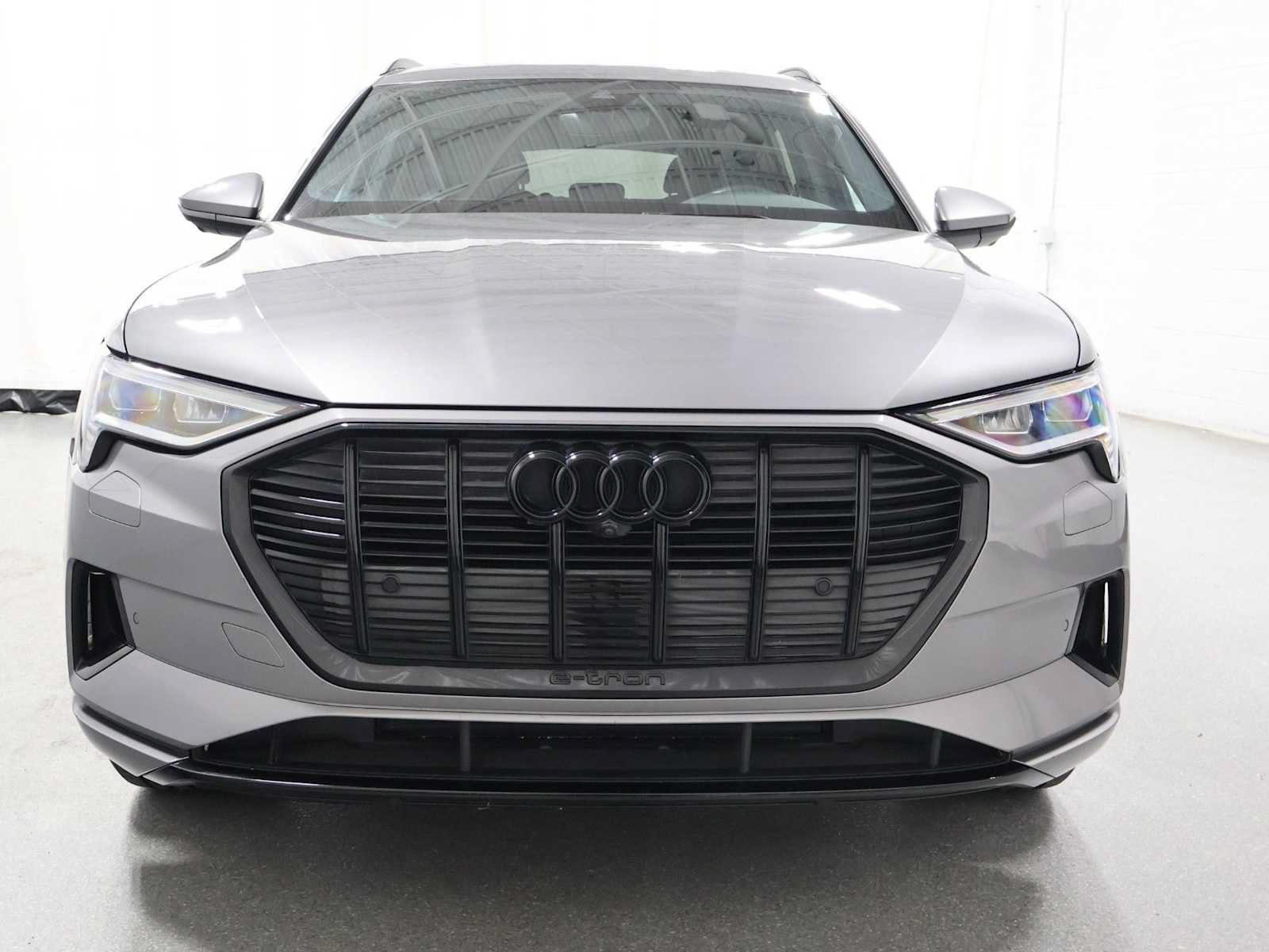 Used 2023 Audi e-tron Premium Plus w/ Premium Plus Package AWD/4WD image 14