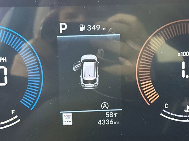 Certified 2025 Hyundai Tucson SE image 46