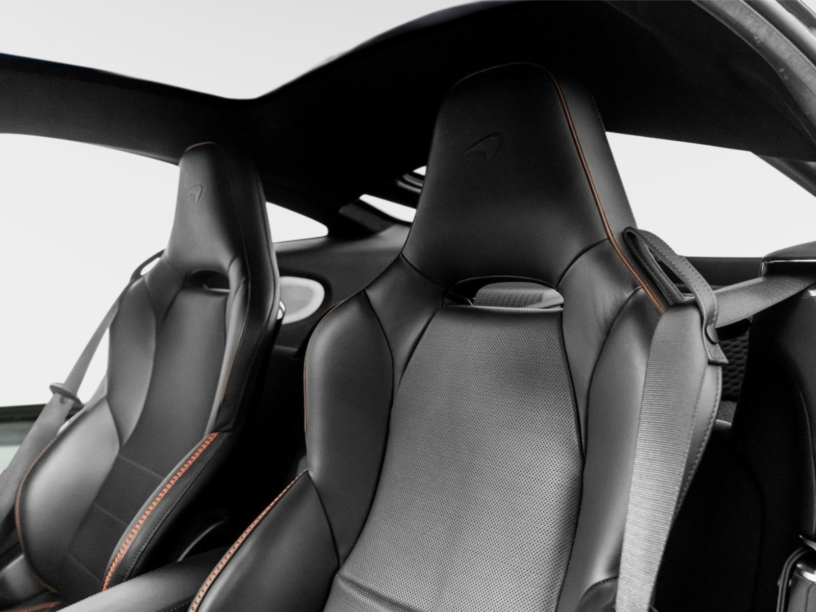 Used 2023 McLaren GT RWD image 3