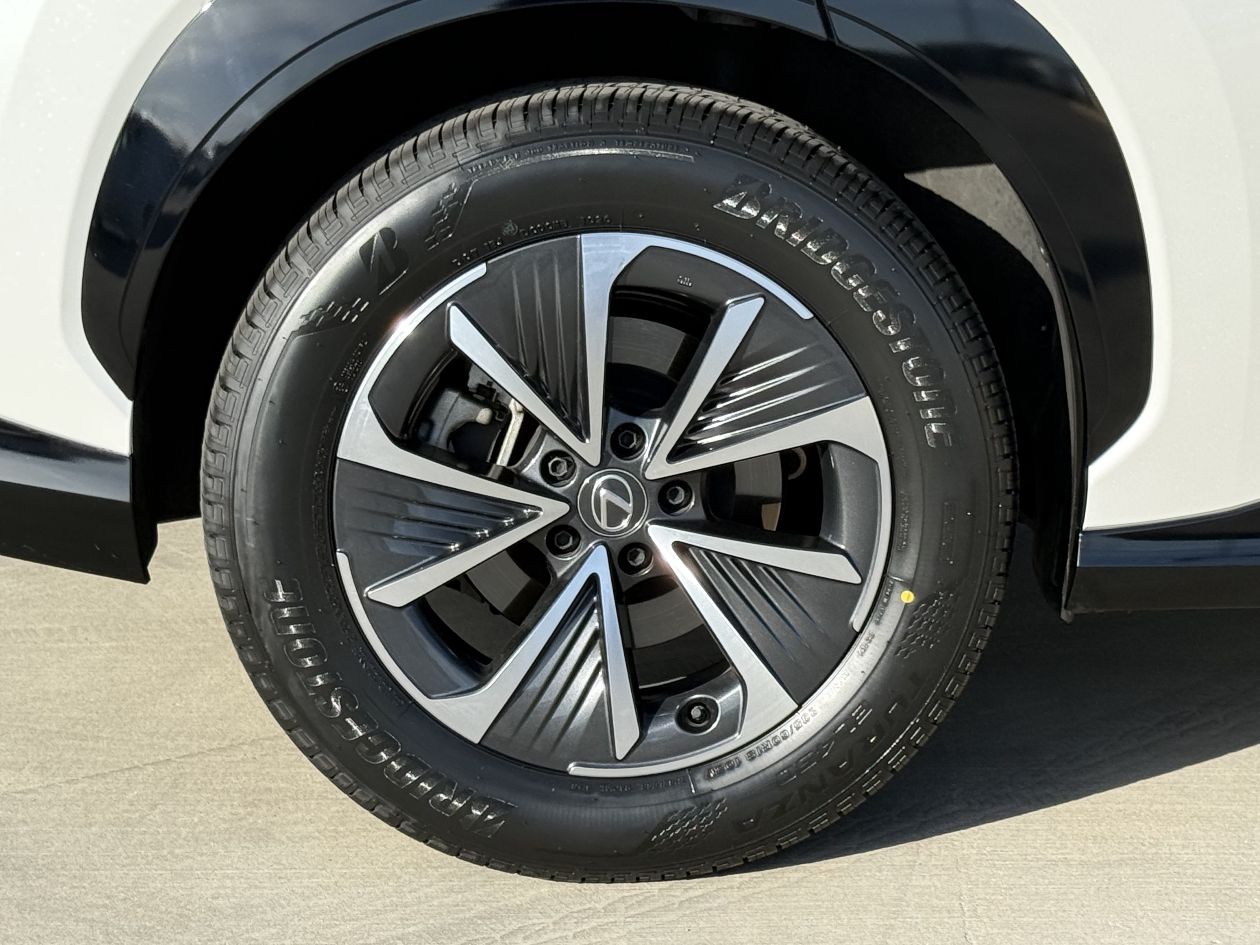 Certified 2025 Lexus RZ 300e FWD image 16