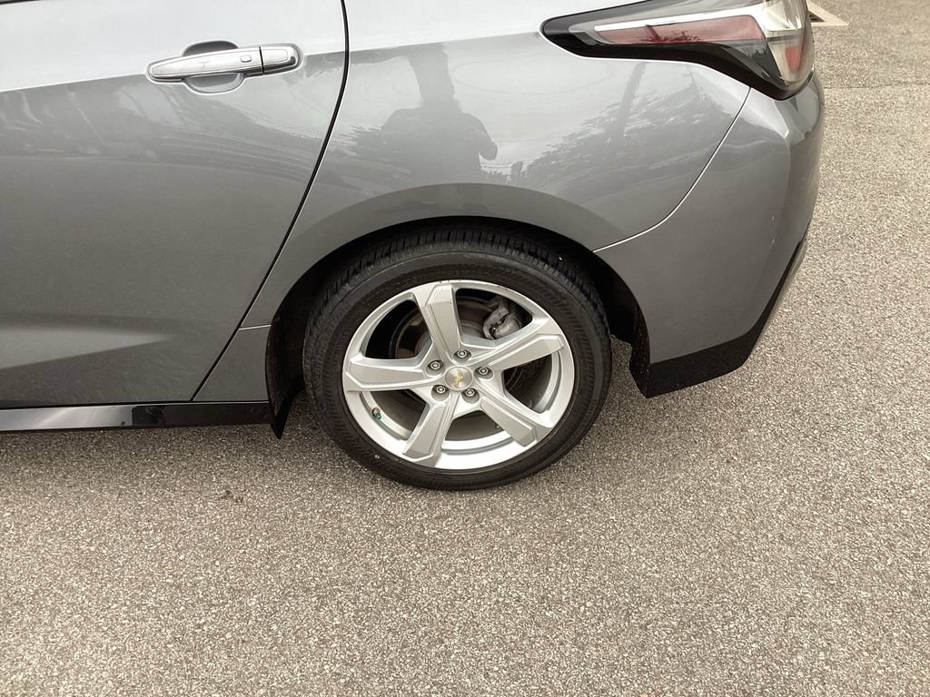 Used 2019 Chevrolet Volt LT w/ Comfort Package FWD image 27