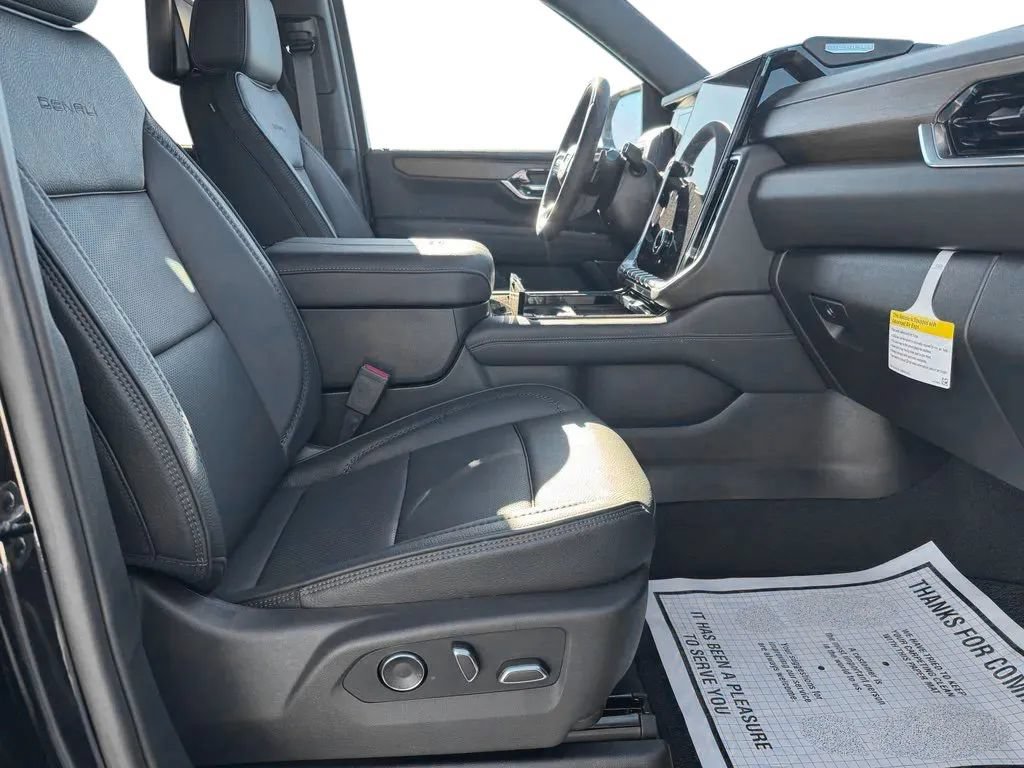 New 2026 GMC Yukon XL Denali w/ Denali Reserve Package AWD/4WD image 15