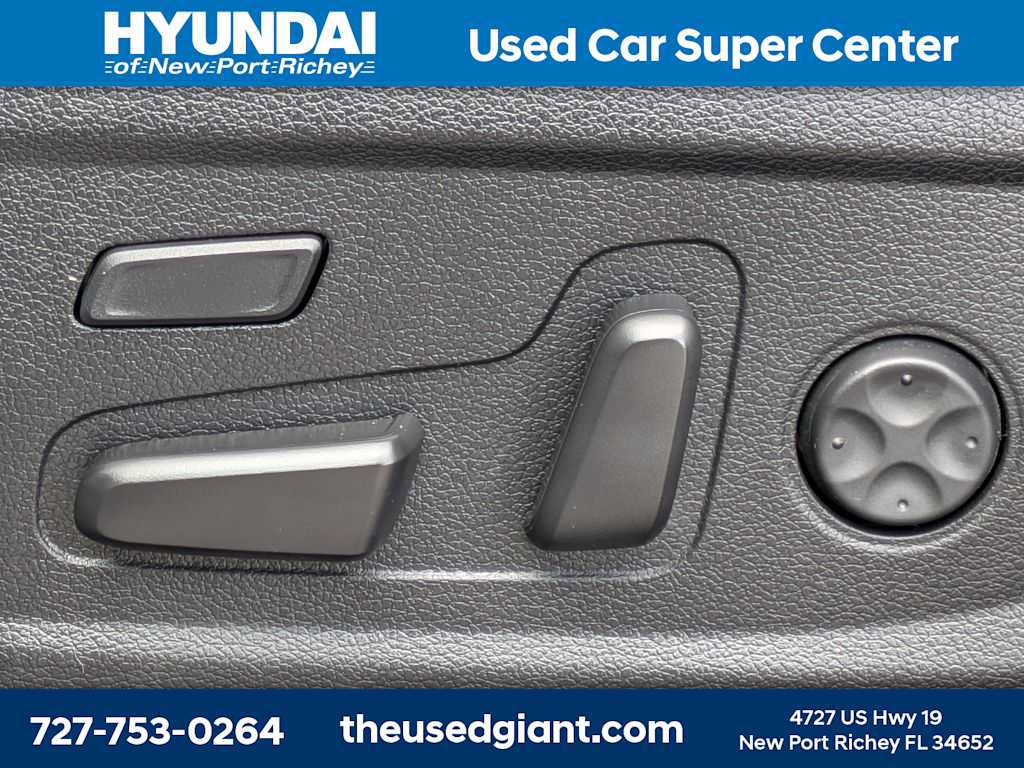 Used 2022 Hyundai Palisade Limited FWD image 26