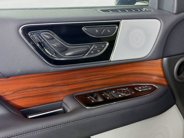 Used 2024 Lincoln Navigator Reserve image 21