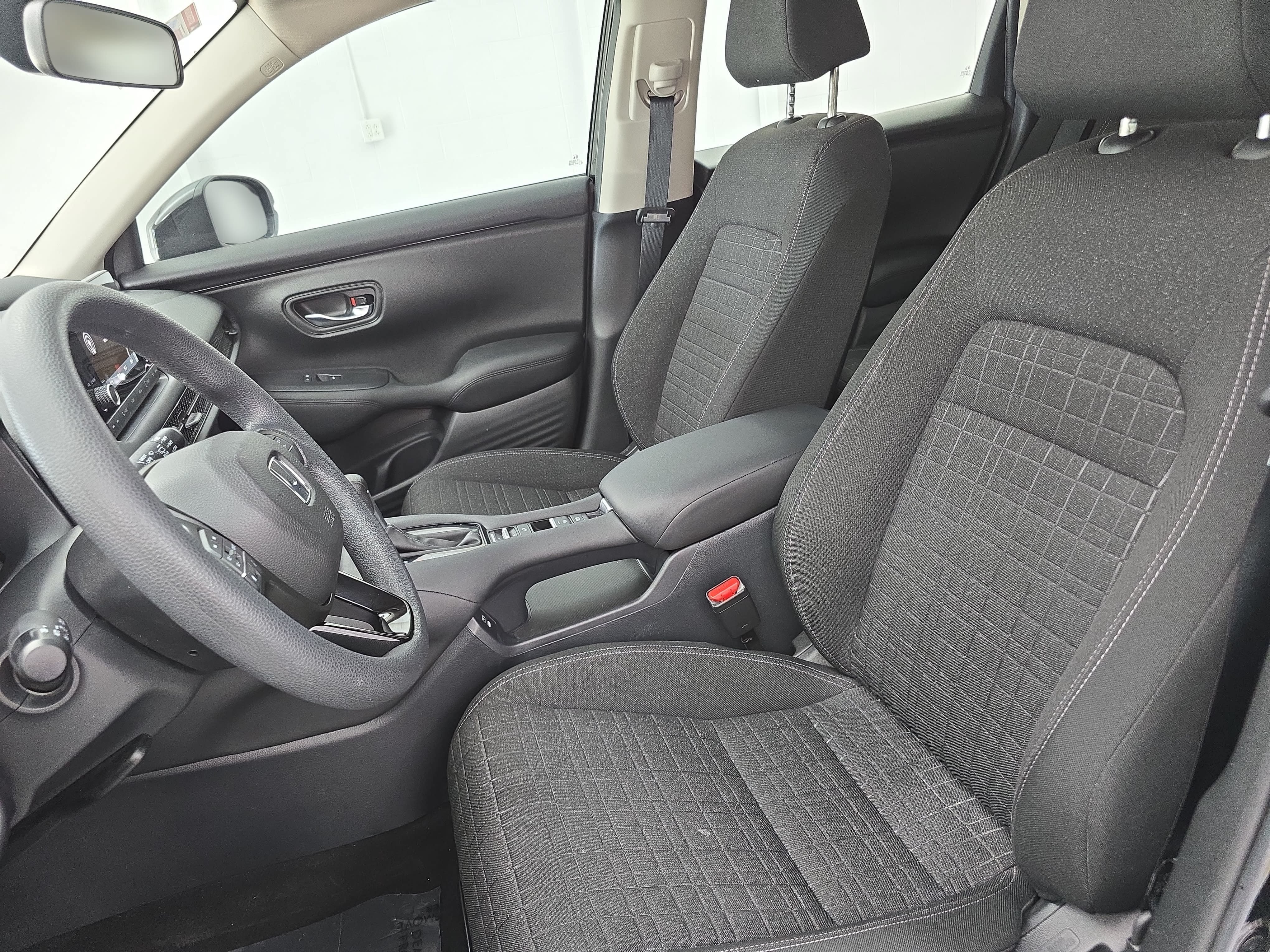 Used 2024 Honda HR-V LX image 14
