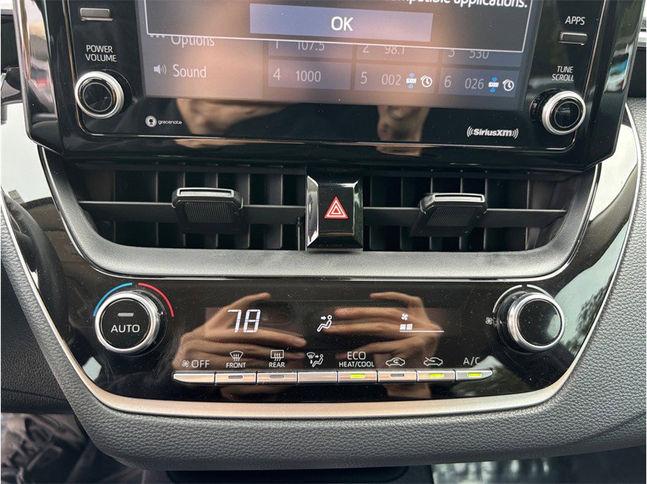 Used 2022 Toyota Corolla LE image 24