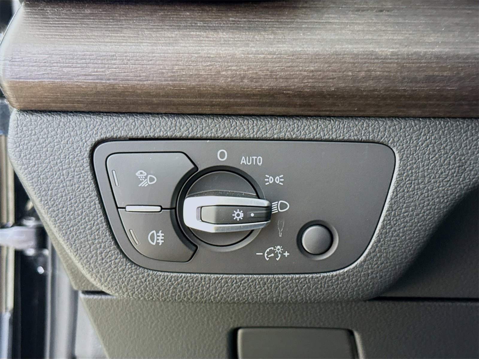 Certified 2024 Audi Q5 2.0T Premium w/ Convenience Package image 10