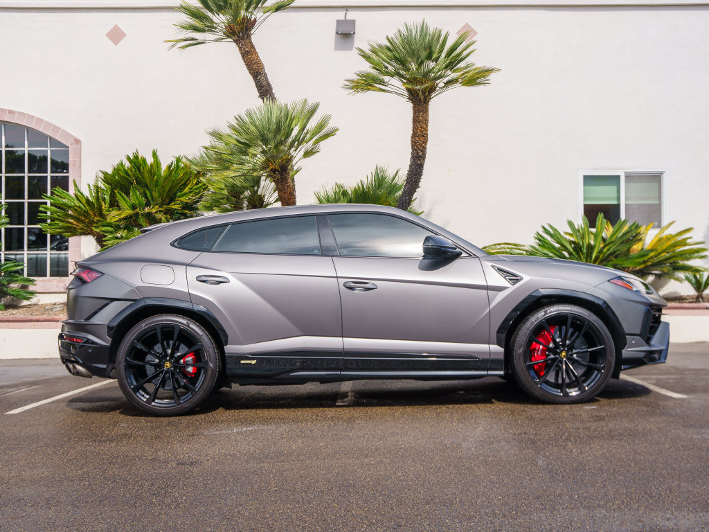 Used 2023 Lamborghini Urus S AWD/4WD image 2
