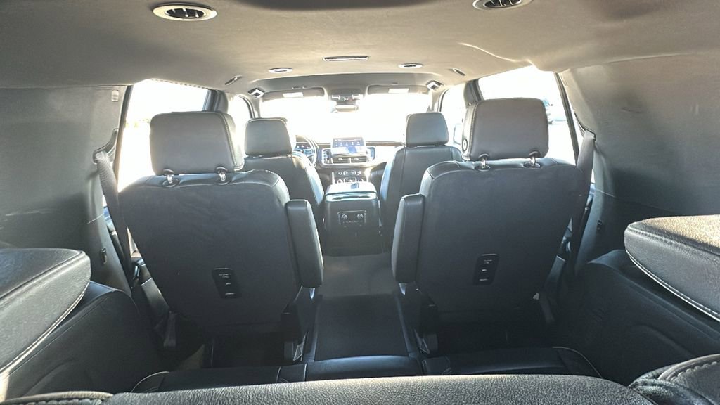 Used 2023 Chevrolet Suburban Premier image 34
