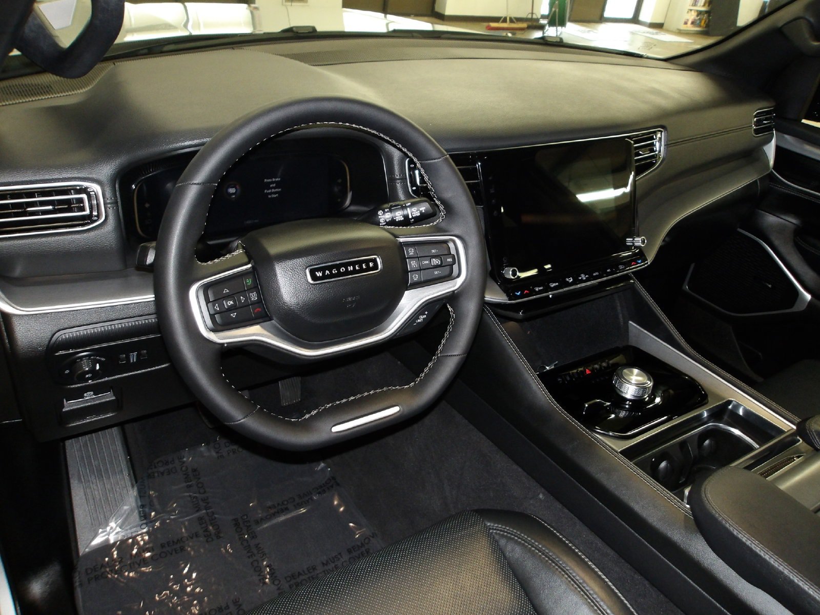 Used 2025 Jeep Wagoneer 4WD image 9