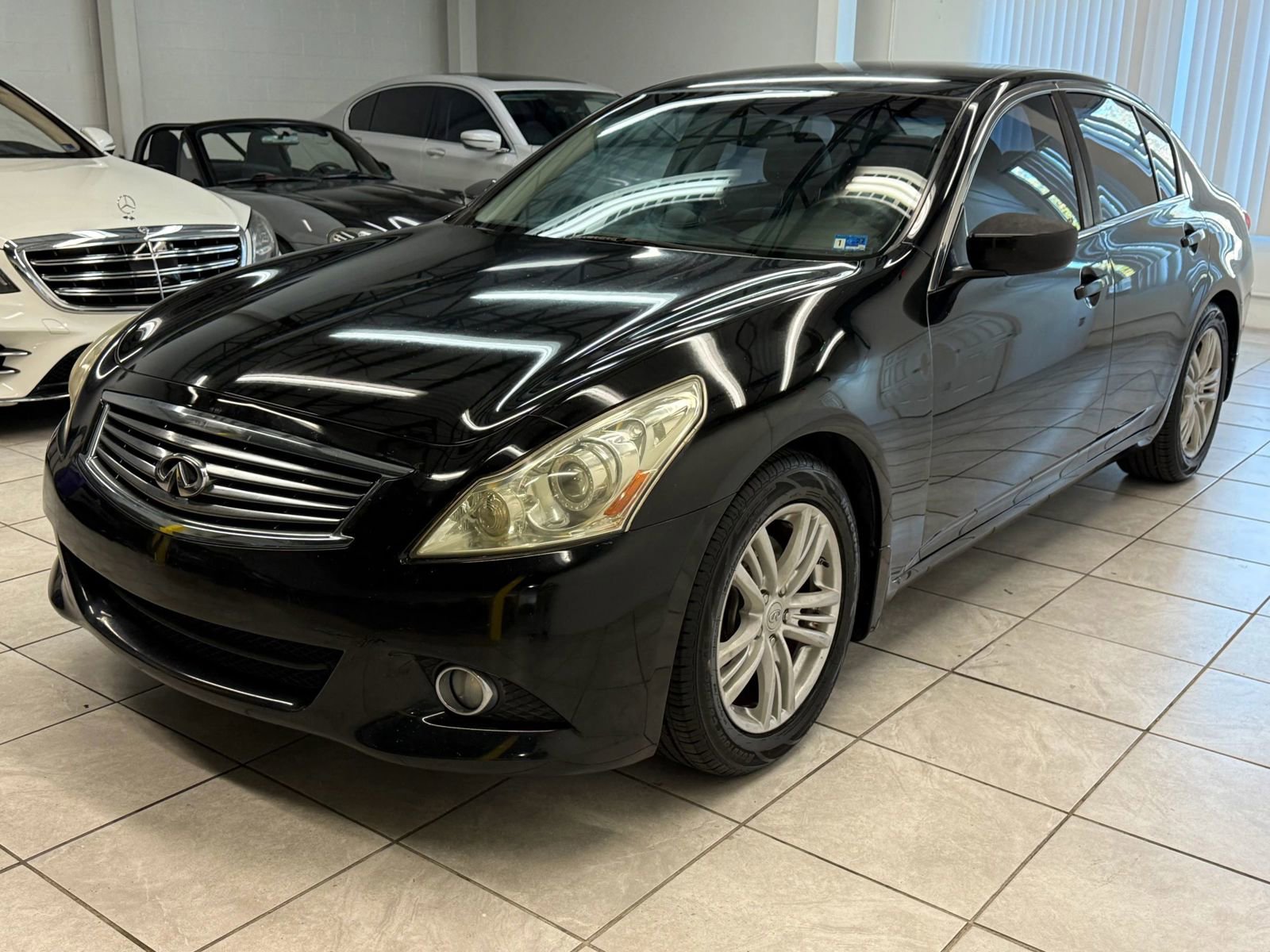Used 2011 INFINITI G37 Journey image 3