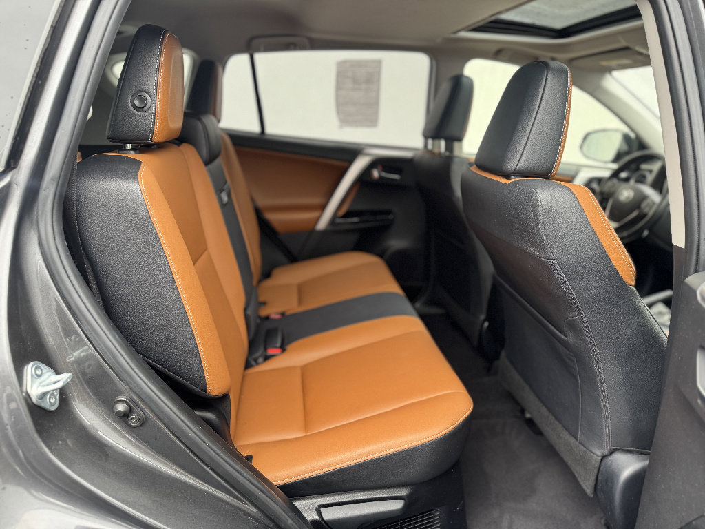 Used 2017 Toyota RAV4 Limited w/ Advanced Technology Package image 12