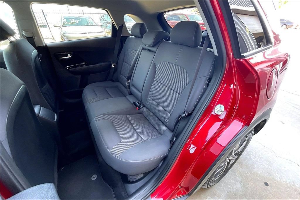 Used 2021 Kia Niro LXS FWD image 26
