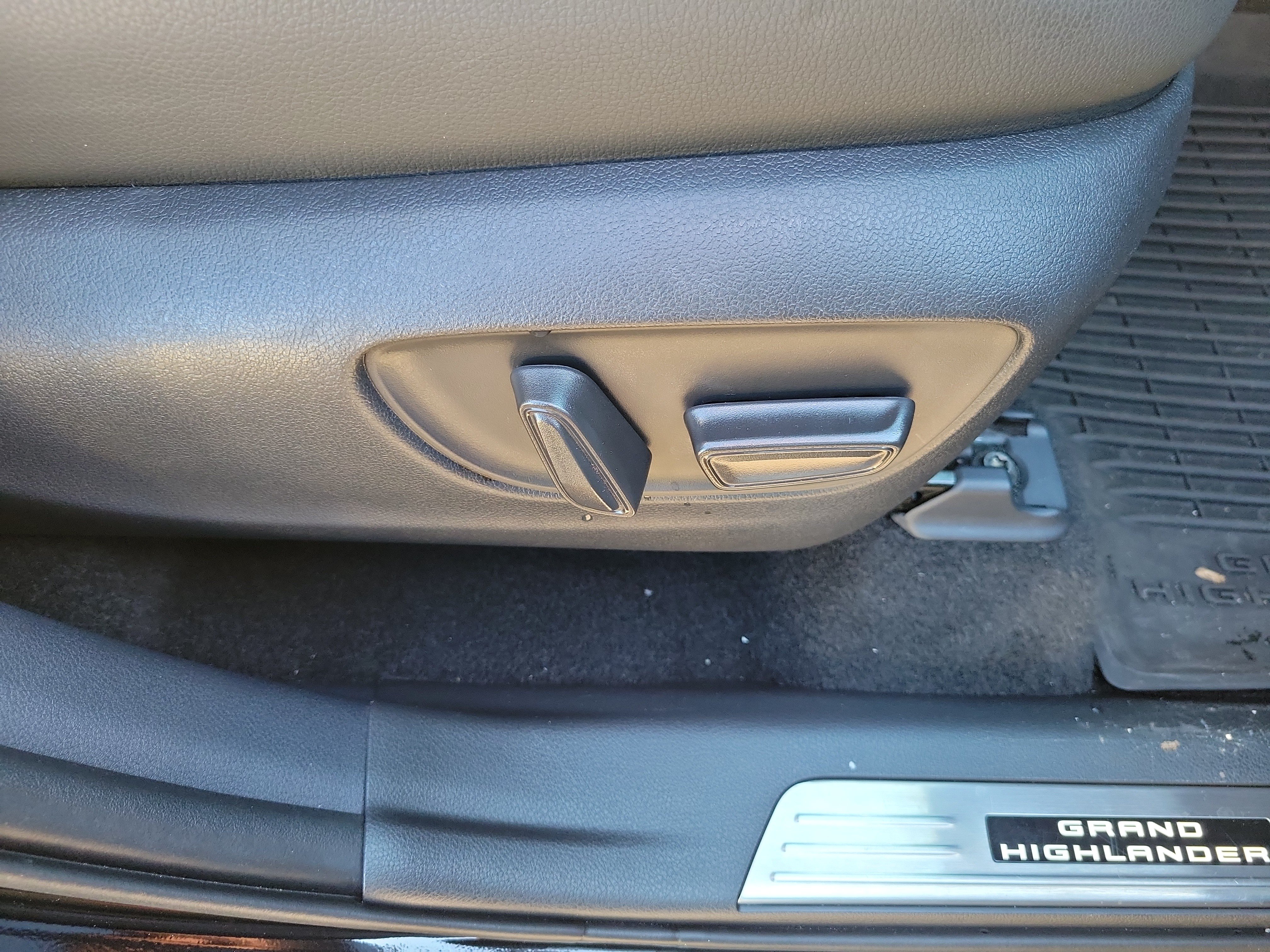 Used 2025 Toyota Grand Highlander AWD Hybrid image 7
