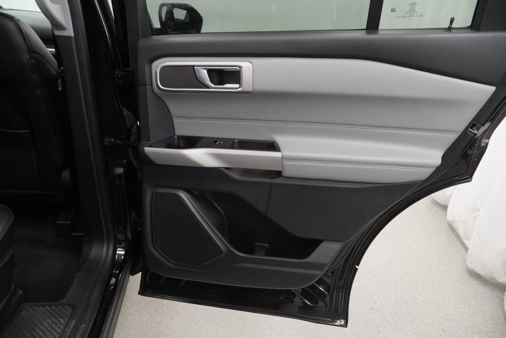 Used 2022 Ford Explorer XLT w/ Equipment Group 202A image 49