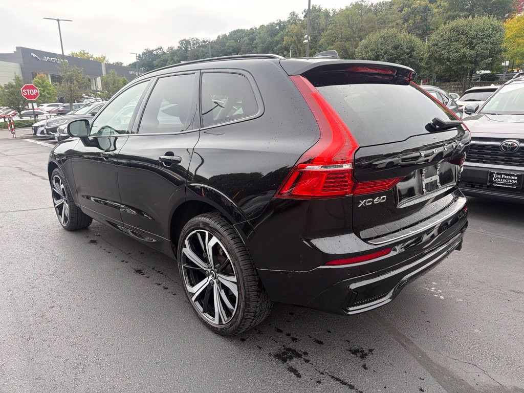 Used 2024 Volvo XC60 B5 Ultimate w/ Protection Package Premier AWD/4WD image 2