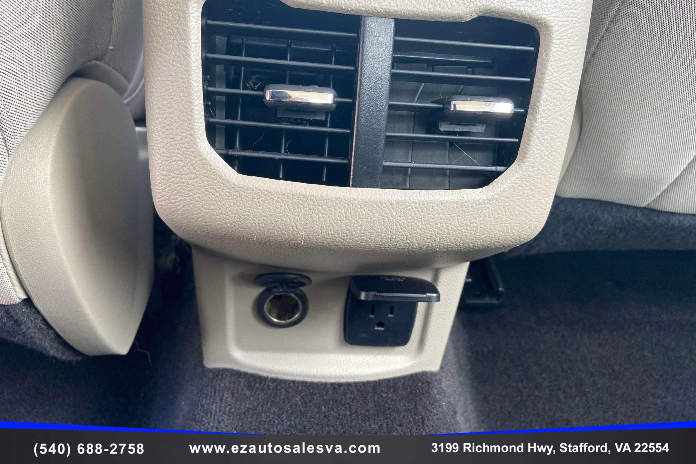 Used 2018 Ford Fusion SE FWD image 23