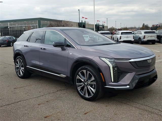 Certified 2025 Cadillac Optiq Luxury 2 w/ LPO, Floor Liner Package image 2