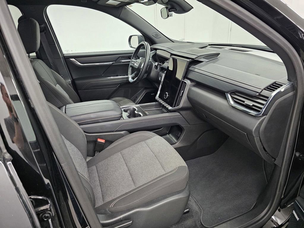 Used 2025 GMC Acadia Elevation image 23