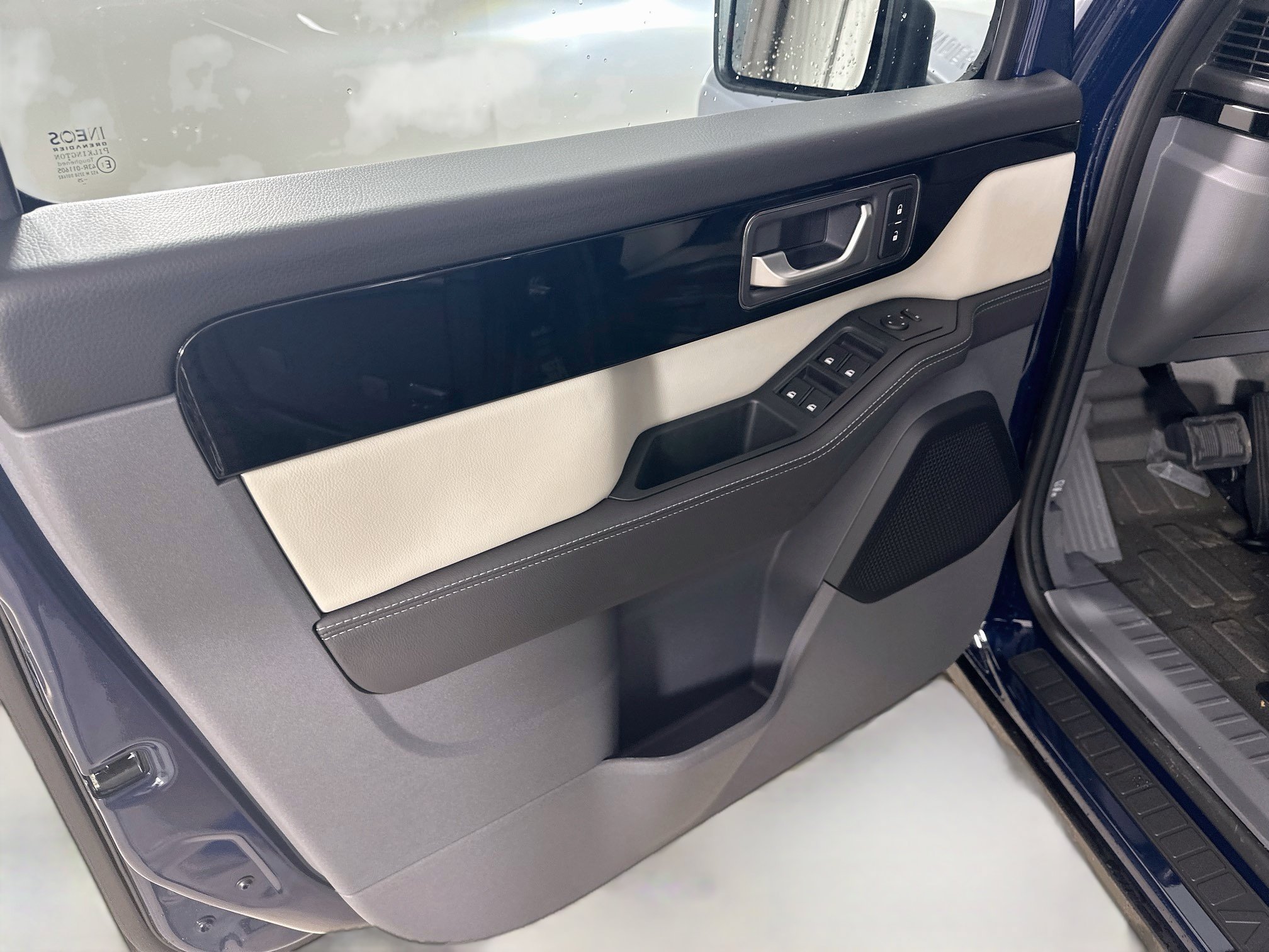 New 2025 INEOS Grenadier Station Wagon AWD/4WD image 17