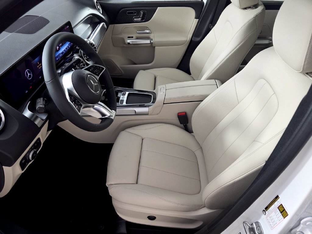 New 2026 Mercedes-Benz GLB 250 image 6