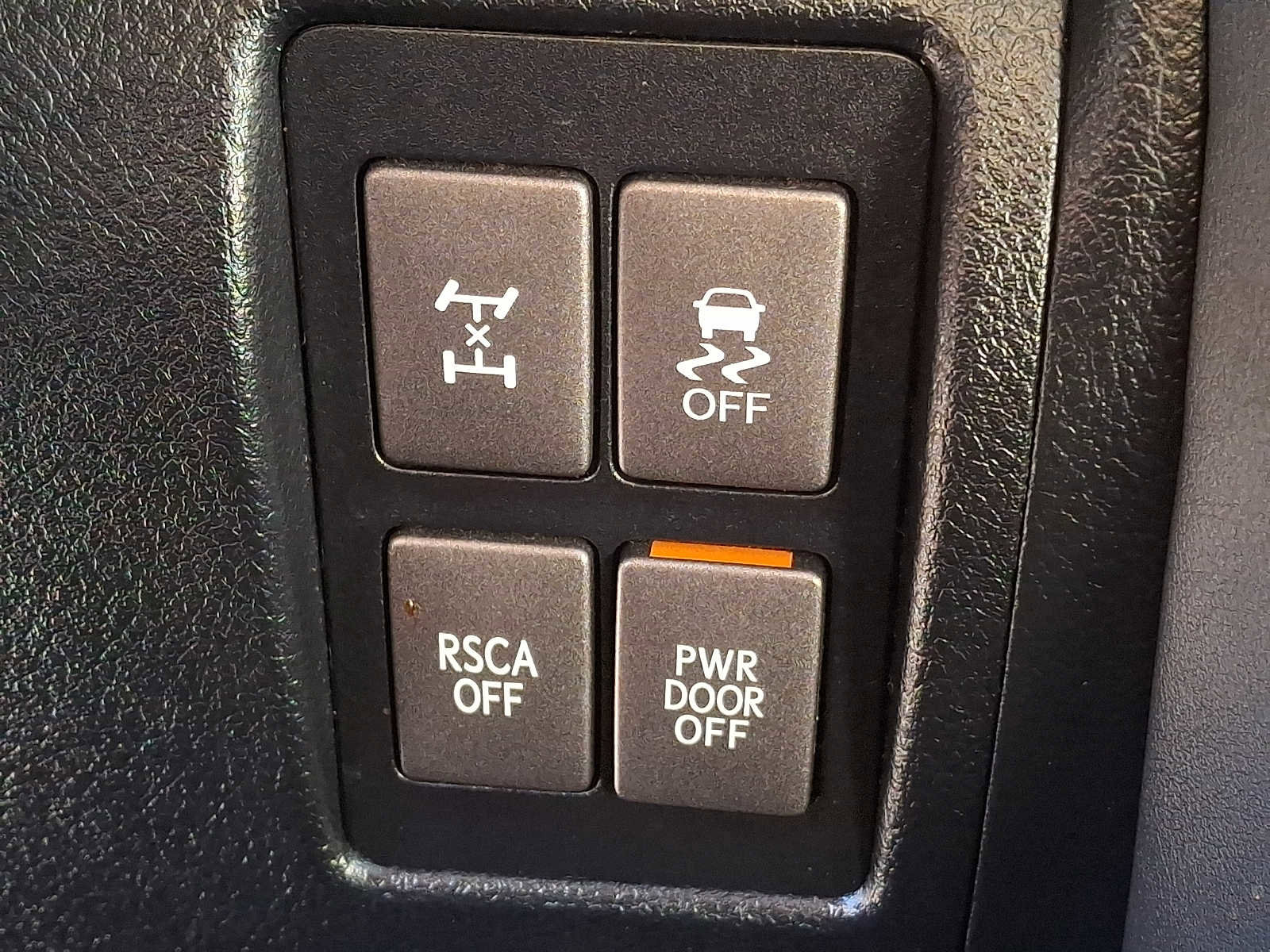 Used 2011 Lexus LX 570 4WD image 23