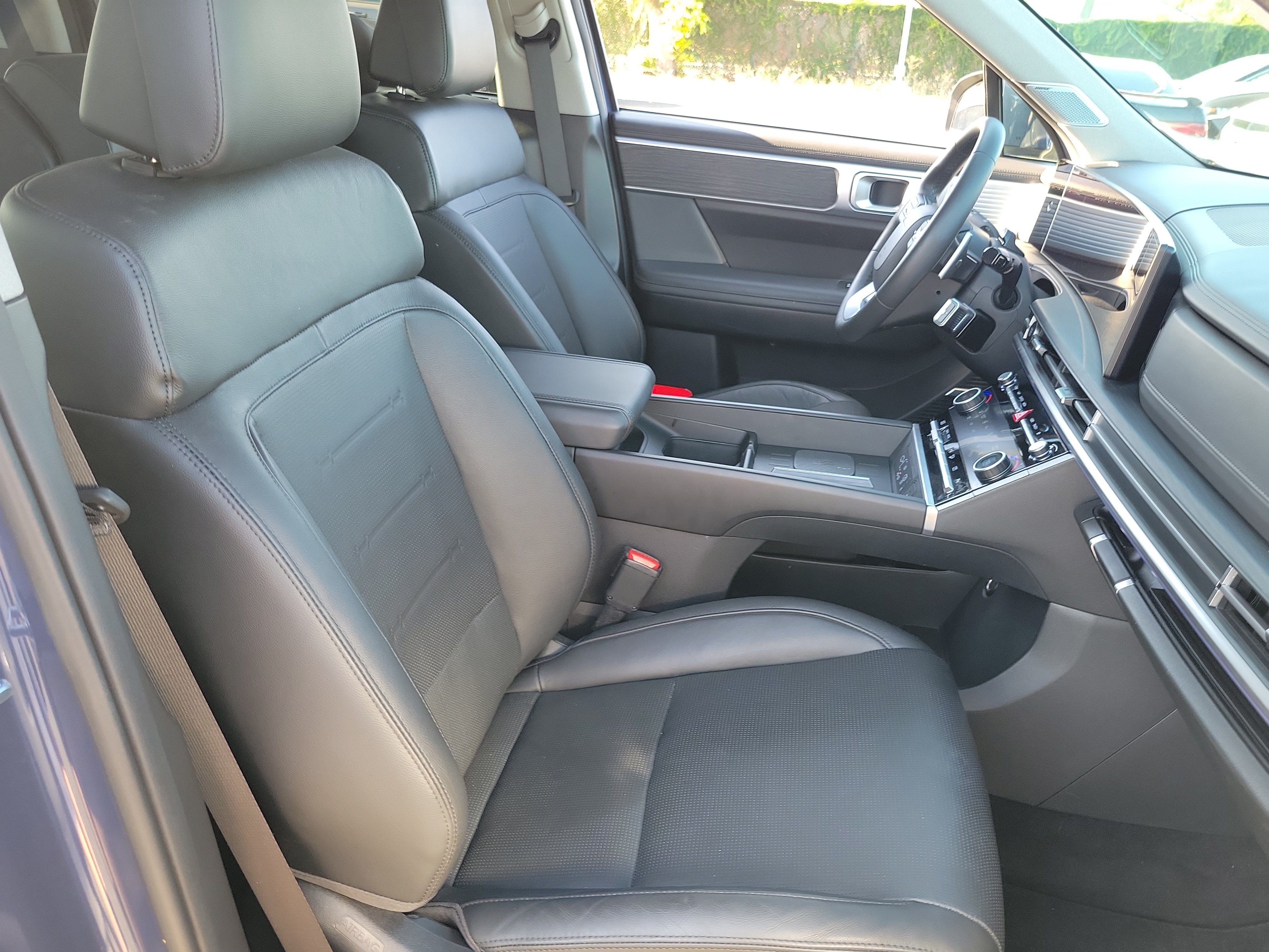 Certified 2025 Hyundai Santa Fe Limited FWD image 22
