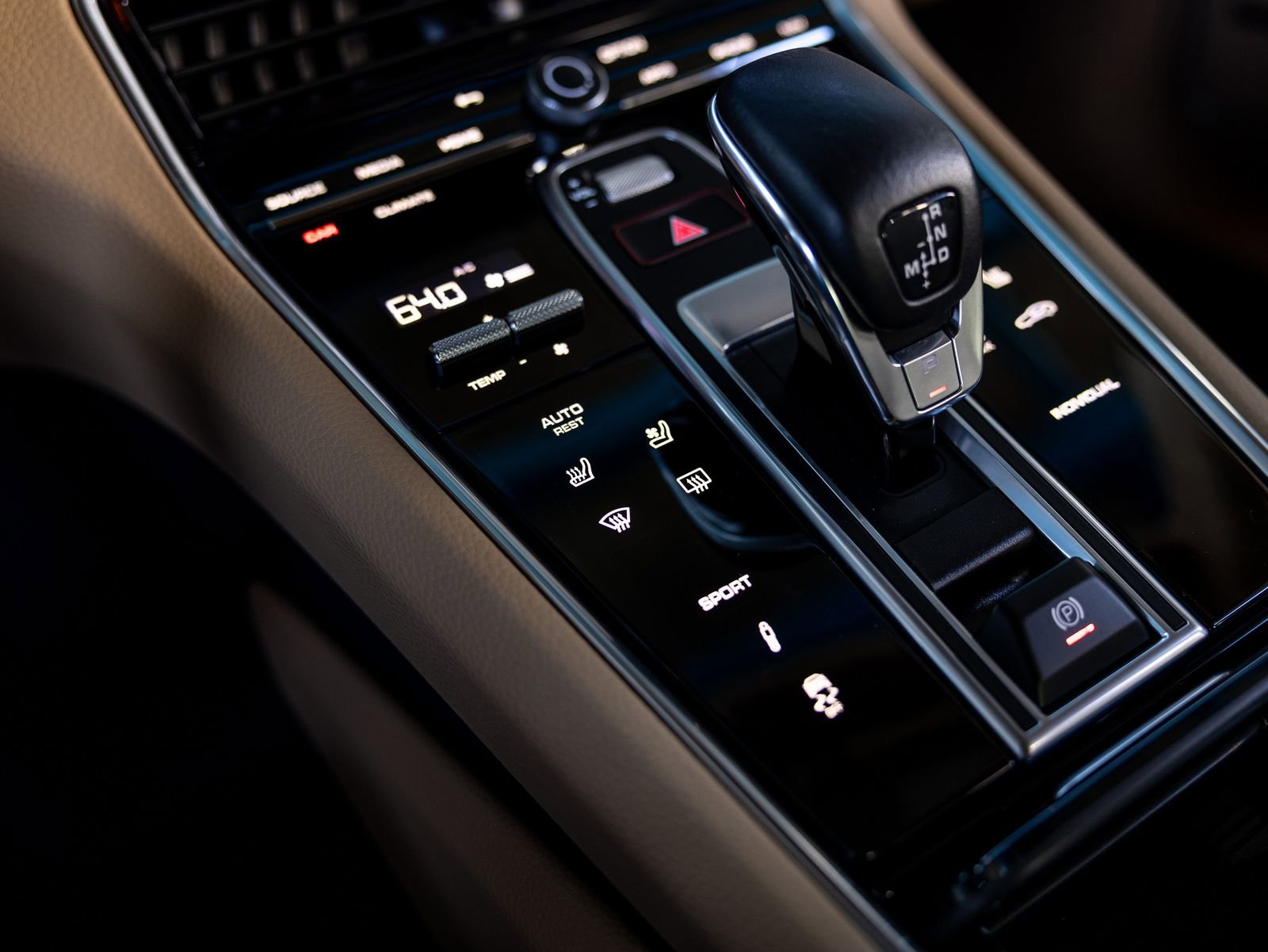 Certified 2023 Porsche Panamera Platinum Edition image 58