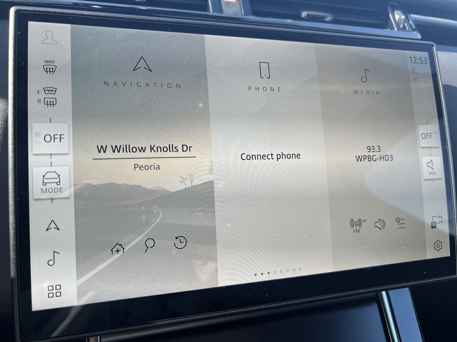 New 2025 Land Rover Range Rover Velar Dynamic SE image 16