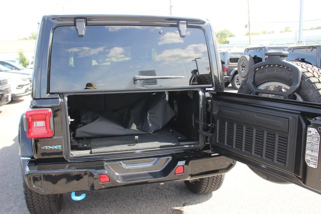 Used 2024 Jeep Wrangler High Altitude AWD/4WD image 27