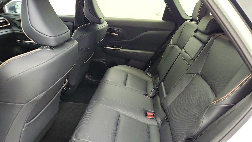 Used 2025 Toyota Crown Signia w/ Advanced Technology Package image 21