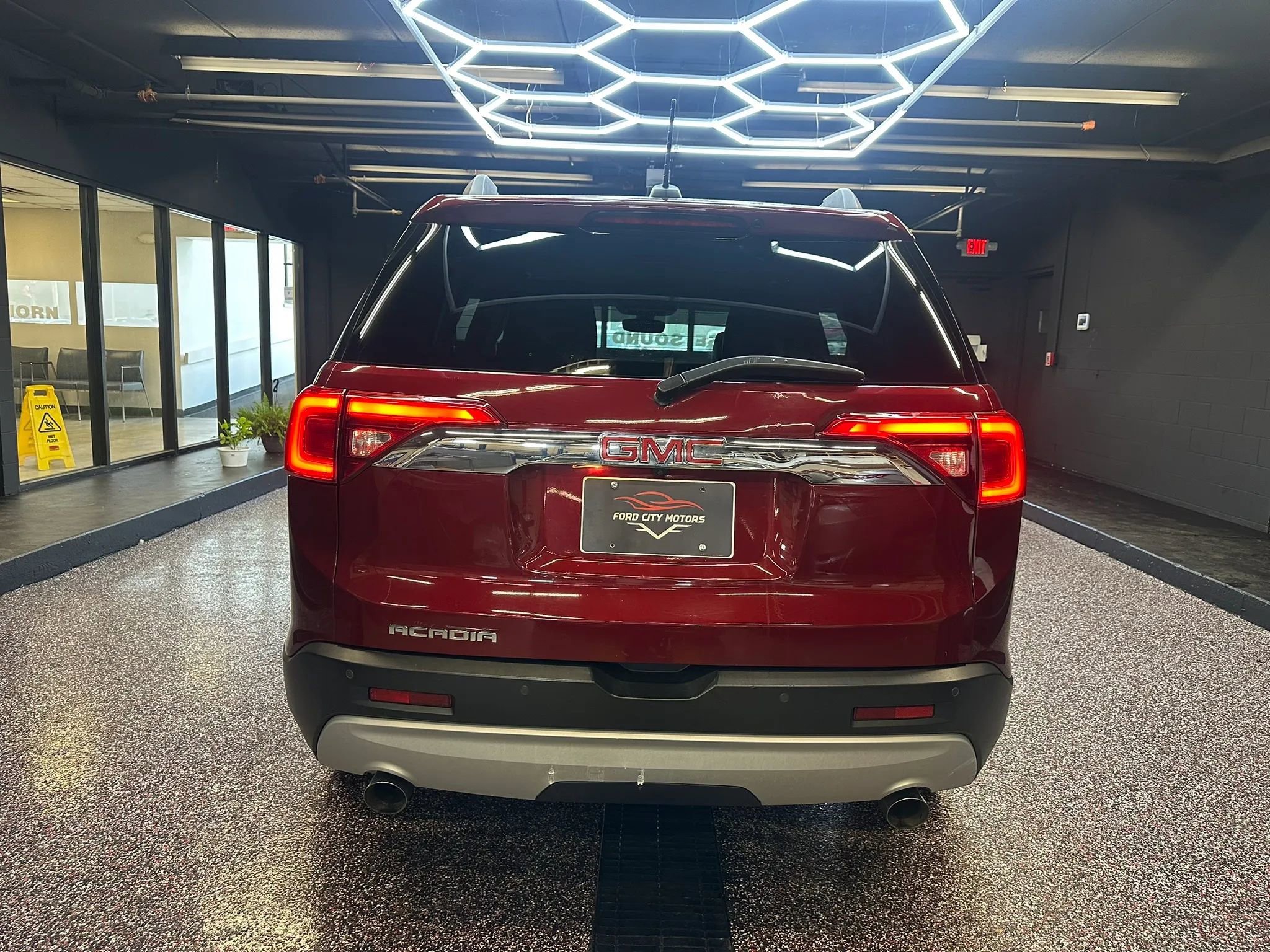 Used 2017 GMC Acadia SLT image 6