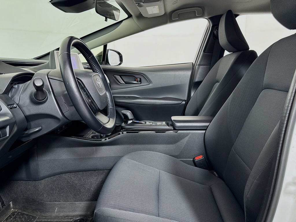 Used 2023 Toyota Prius LE FWD image 9
