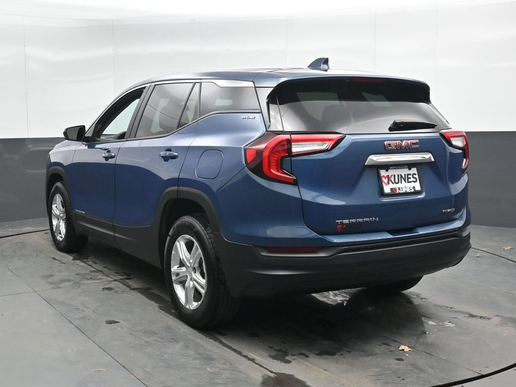 Used 2024 GMC Terrain SLE AWD/4WD image 11