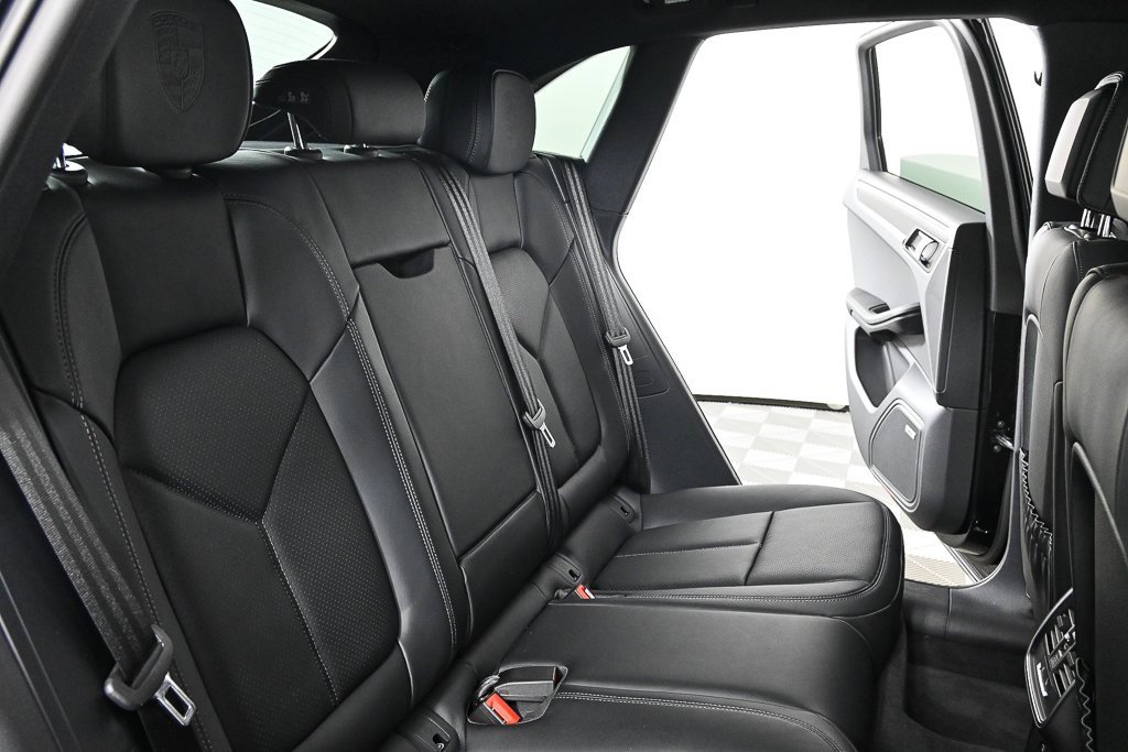 New 2026 Porsche Macan image 23