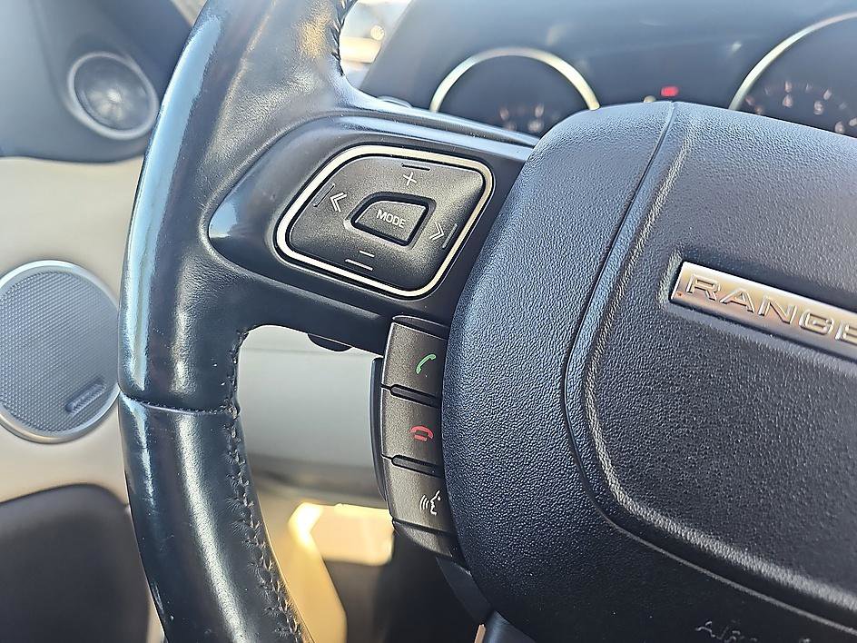 Used 2017 Land Rover Range Rover Evoque SE Premium image 21