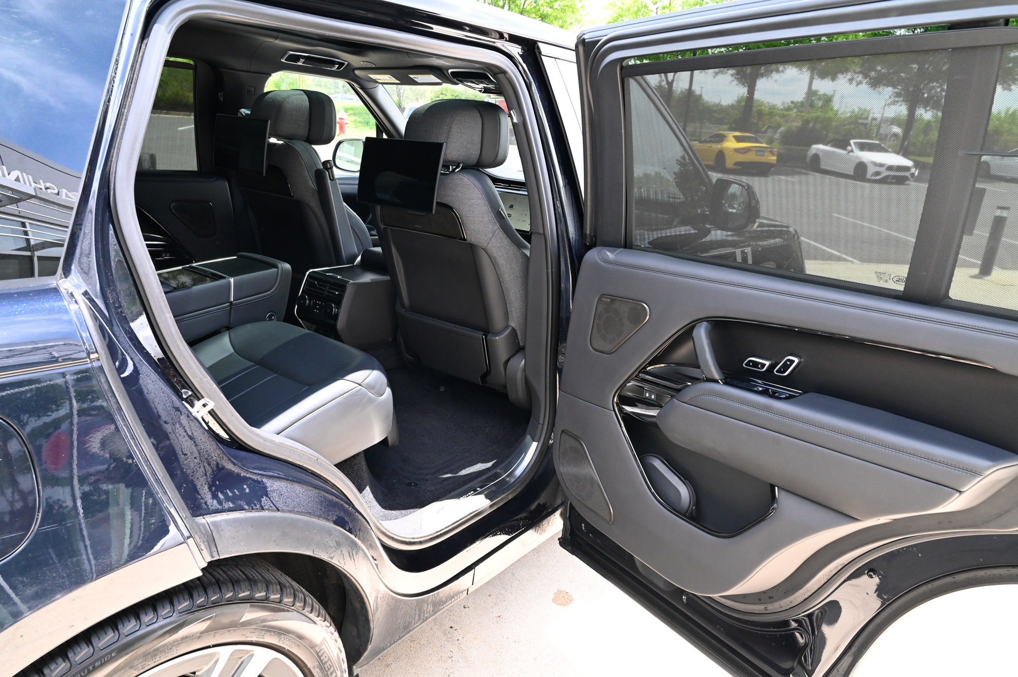 Used 2023 Land Rover Range Rover SV AWD/4WD image 51