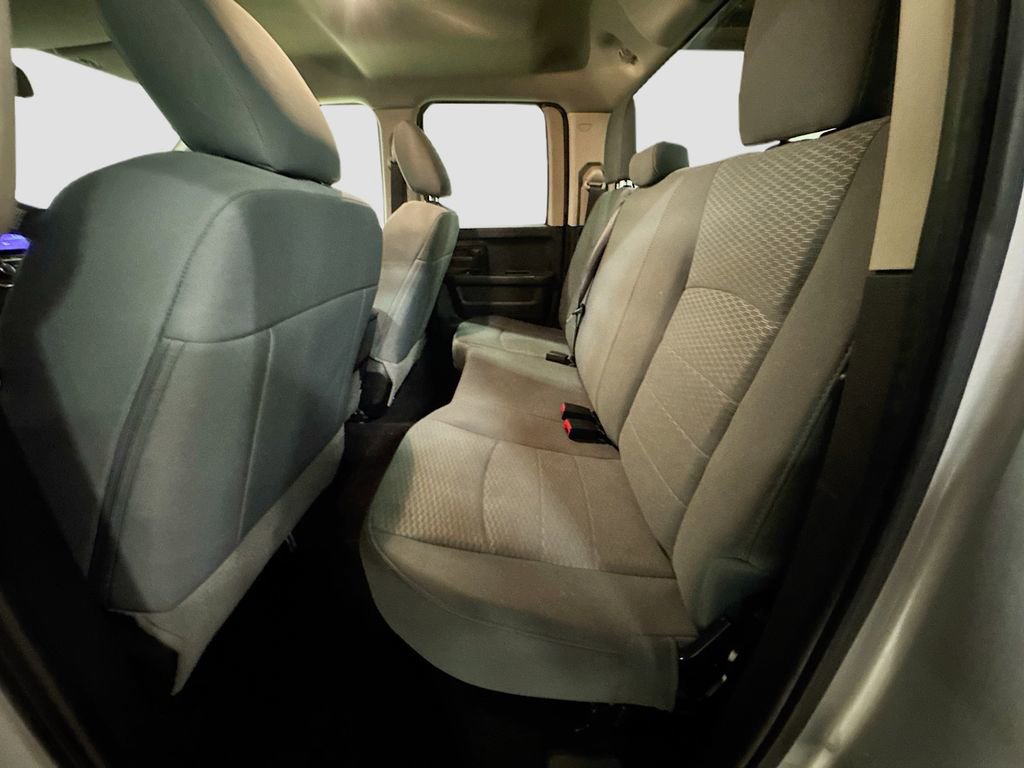 Used 2019 RAM 1500 Express AWD/4WD image 25